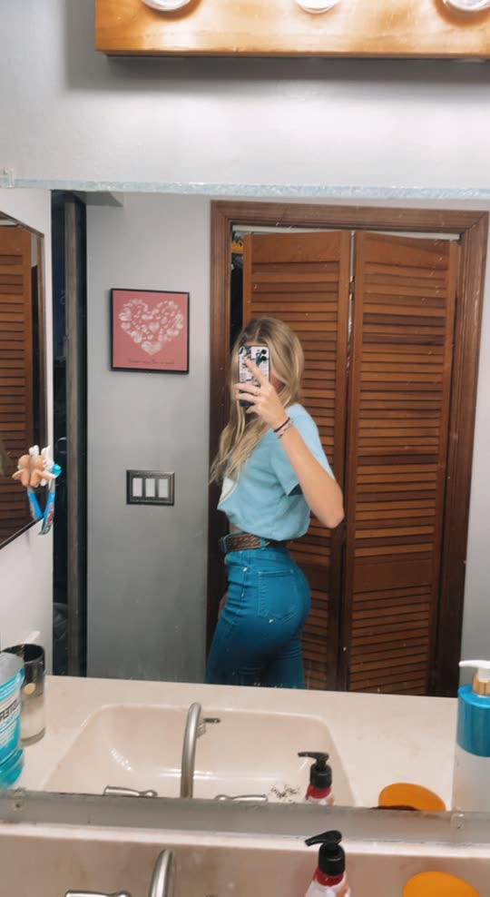 Shelby :) (@shelbs2304) | Snapchat Stories, Spotlight & Lenses