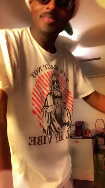 Preview for a Spotlight video that uses the Starry Face Lens