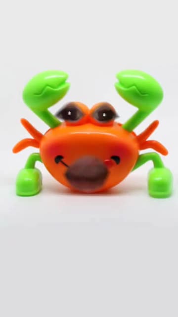 Preview for a Spotlight video that uses the Crab Toy Lens