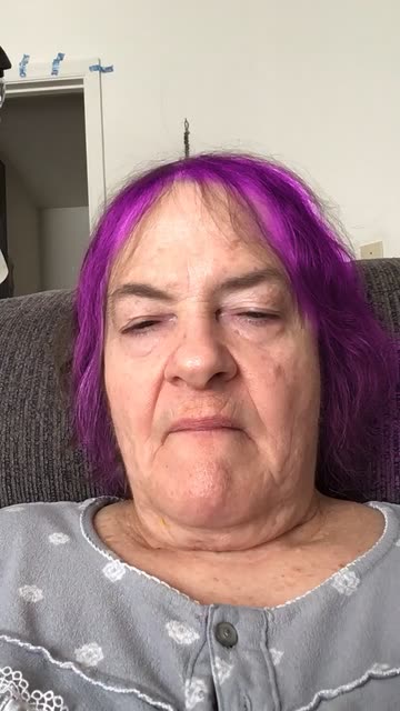 Preview for a Spotlight video that uses the magenta hair Lens