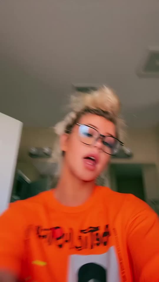 Mikki Marie (@mikkimmarie) Snapchat Stories, Spotlight & Lenses