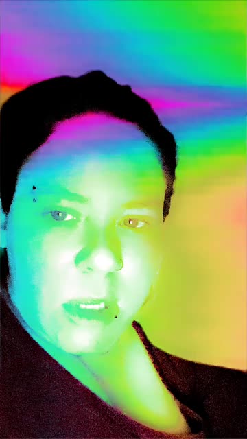 Preview for a Spotlight video that uses the rainbow fade Lens