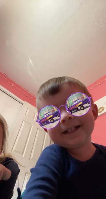 Preview for a Spotlight video that uses the cars glasses Lens