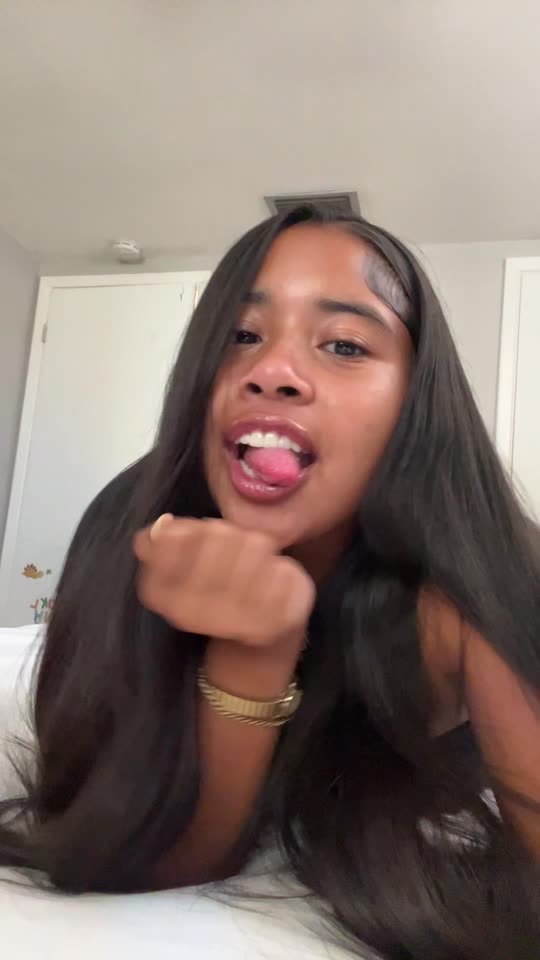 woahhkhloe24