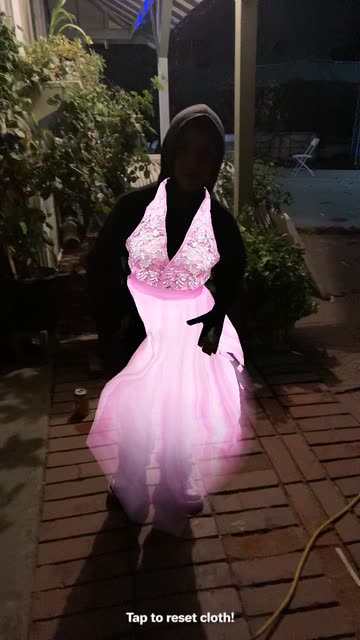 Preview for a Spotlight video that uses the Ball gown Lens