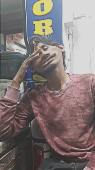 Preview for a Spotlight video that uses the face-Funny Lens