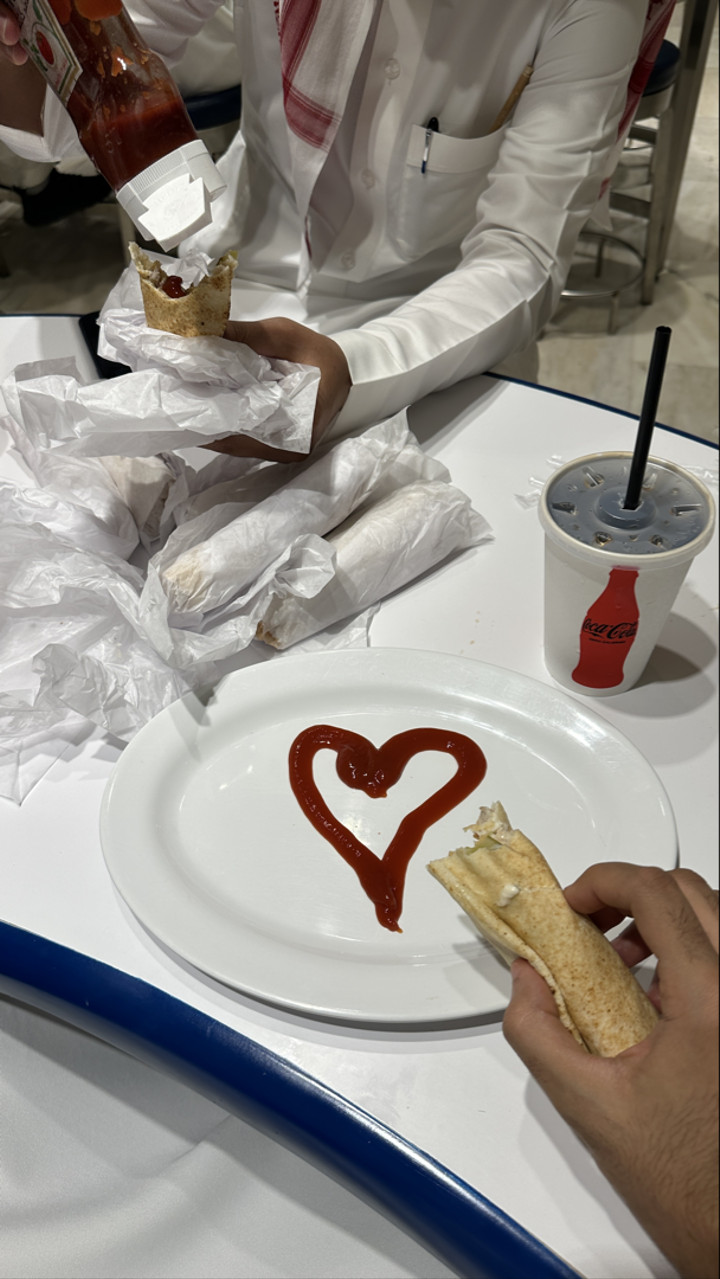 محتوى سناب شات لـ Talal. Q