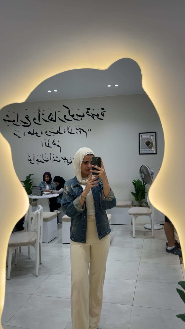محتوى سناب شات لـ Farah Younis👸🏻.