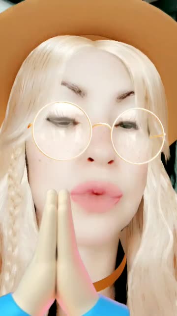 Preview for a Spotlight video that uses the Casual Style Lens
