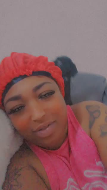 Preview for a Spotlight video that uses the Mrwari Lens
