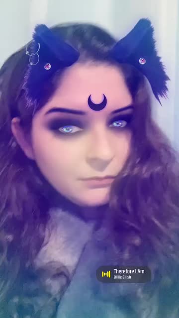 Preview for a Spotlight video that uses the Moon Kitten Lens