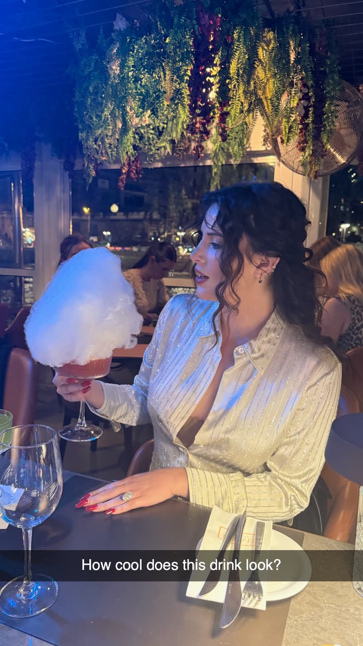 محتوى سناب شات لـ Bella Thorne