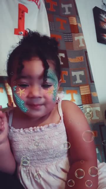 Preview for a Spotlight video that uses the Mermaid Scales Lens
