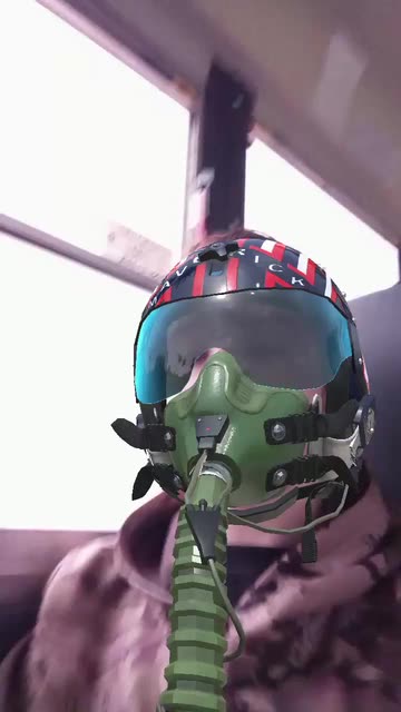 Preview for a Spotlight video that uses the TOP GUN Lens