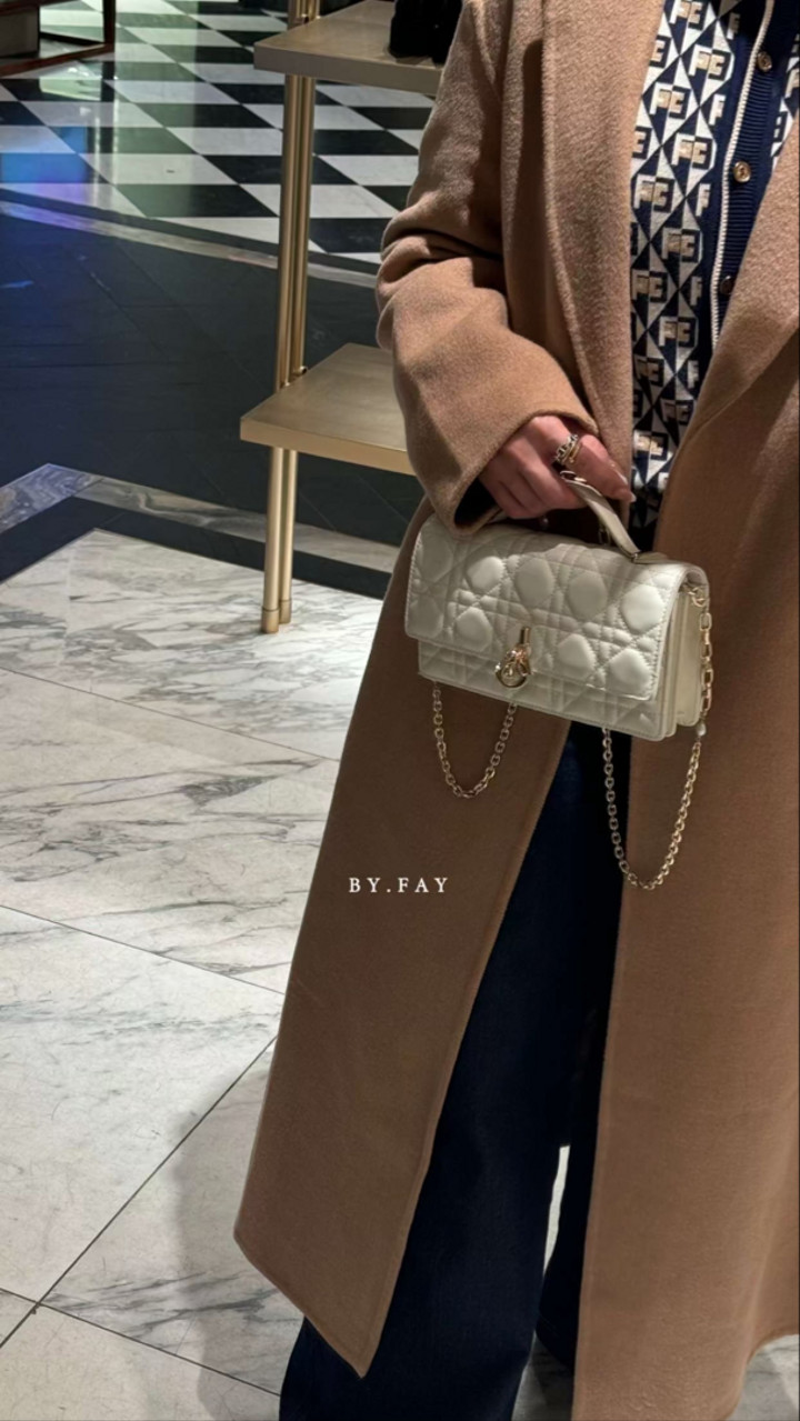 محتوى سناب شات لـ BY . FAY | C H Â L E