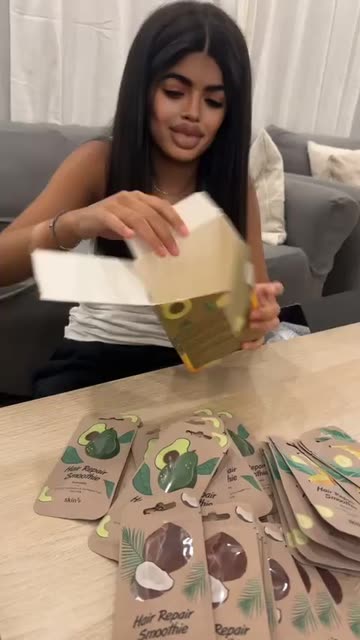 Preview for a Spotlight video that uses the Big Lips Lens