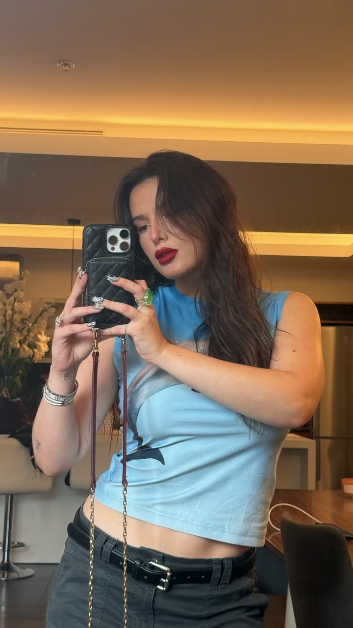 محتوى سناب شات لـ Bella Thorne
