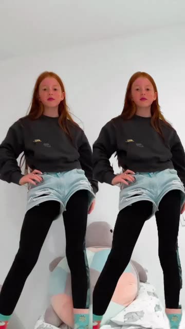 Preview for a Spotlight video that uses the Clone Yourself Lens