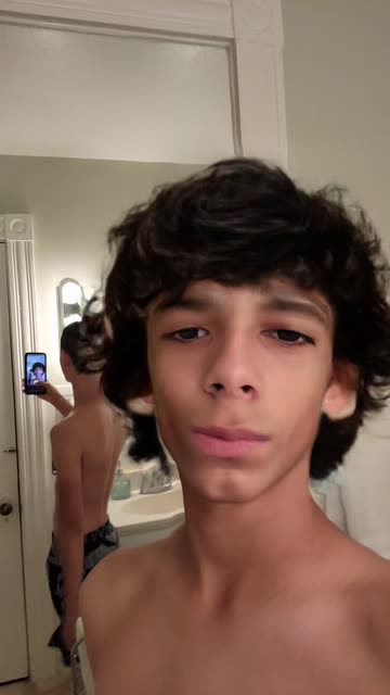 Preview for a Spotlight video that uses the Sibling Lens