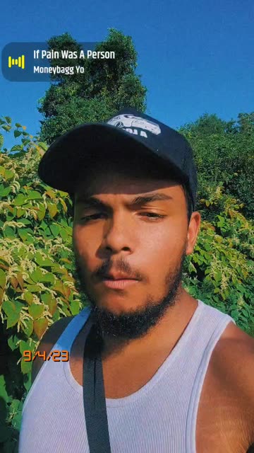 Preview for a Spotlight video that uses the summer beach Lens