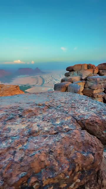 Preview for a Spotlight video that uses the 4K sand Lens