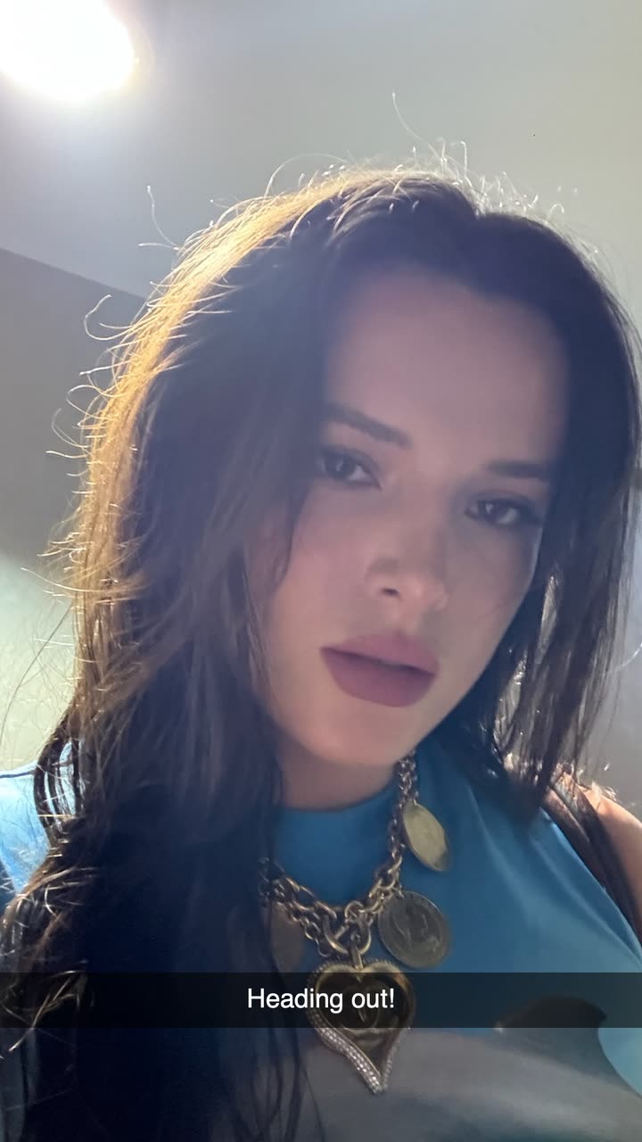 محتوى سناب شات لـ Bella Thorne