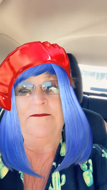 Preview for a Spotlight video that uses the Blue Hair Red Beret Lens