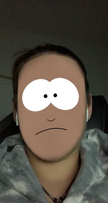 Preview for a Spotlight video that uses the Cartoon face 1 Lens