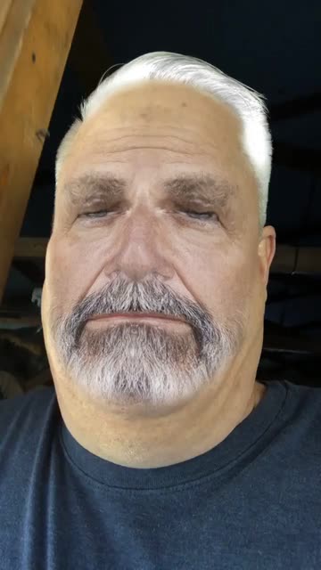 Preview for a Spotlight video that uses the Interesting Man Lens