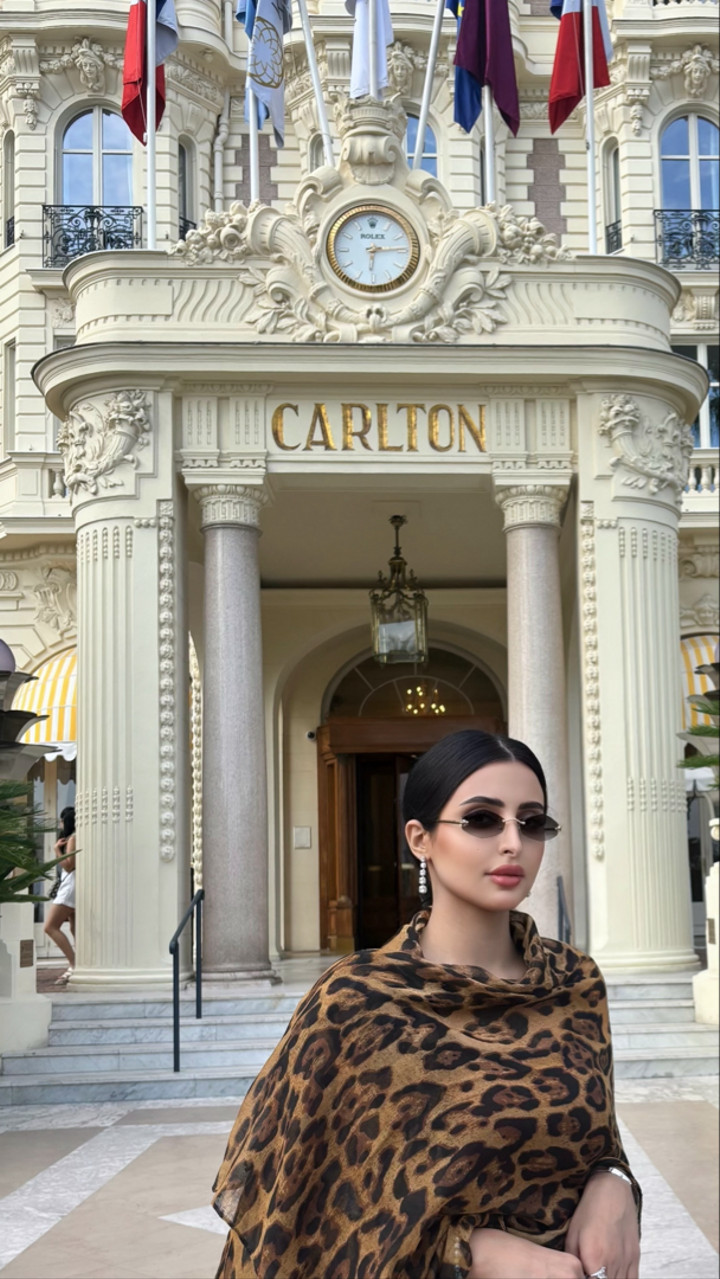 محتوى سناب شات لـ الجوهرة السبيعي في باريس 🇫🇷?