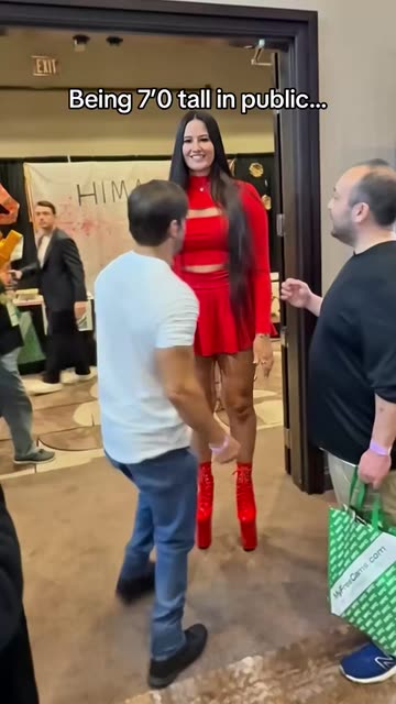 Marie Temara's 7'0" Height Experience: Public Life & Fan