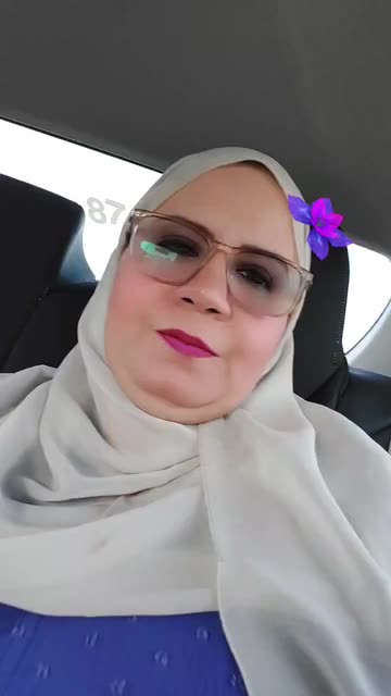 Preview for a Spotlight video that uses the Blossom Lens