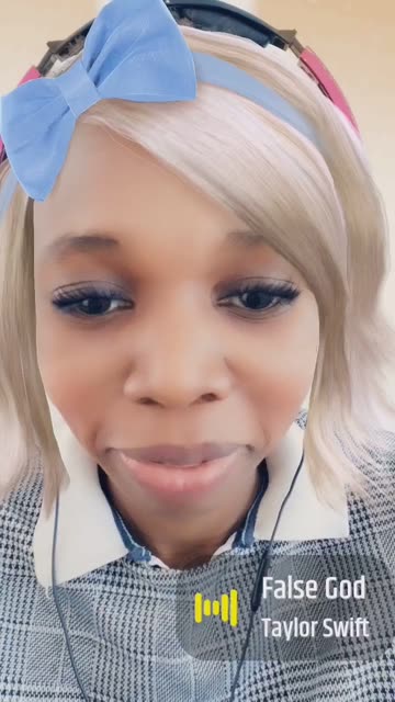 Preview for a Spotlight video that uses the White Hair Lens