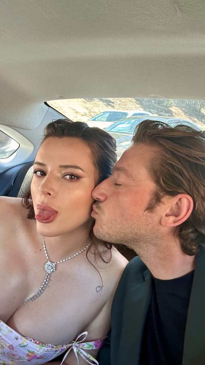 محتوى سناب شات لـ Bella Thorne