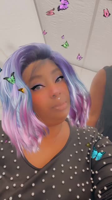 Preview for a Spotlight video that uses the Butterfly Look Lens