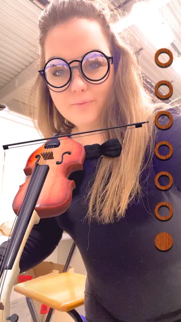 Preview for a Spotlight video that uses the Violinist Lens