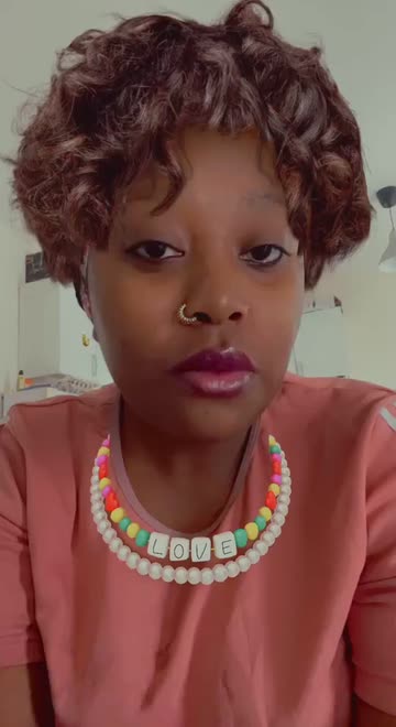 Preview for a Spotlight video that uses the Friends Necklace Lens