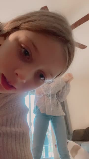Preview for a Spotlight video that uses the Lovely Unicorn Piñata Lens