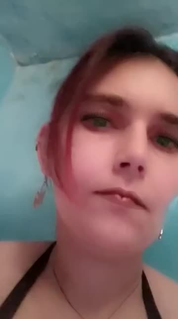 Preview for a Spotlight video that uses the green eyes Lens