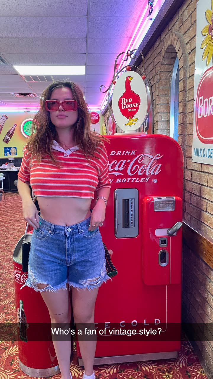 محتوى سناب شات لـ Bella Thorne