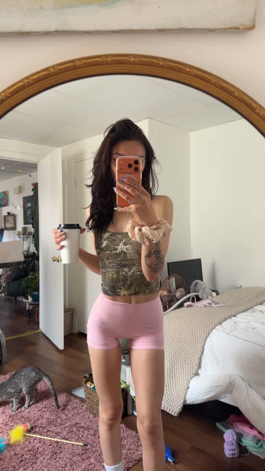 carlywrldxxx