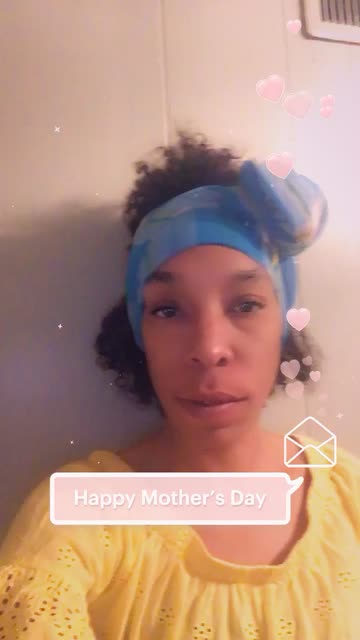 Preview for a Spotlight video that uses the Happy Mother's Day! Lens