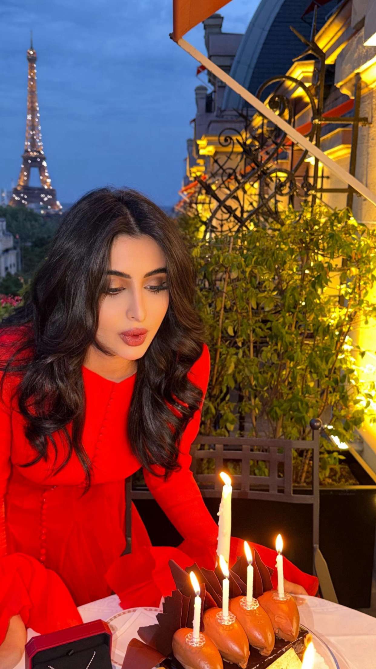 محتوى سناب شات لـ الجوهرة السبيعي في باريس 🇫🇷?