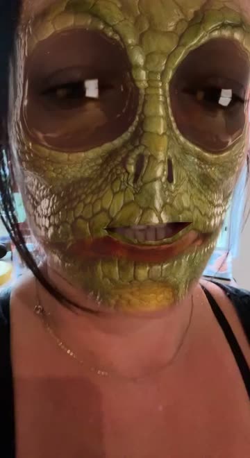 Preview for a Spotlight video that uses the LIZARD FACE Lens