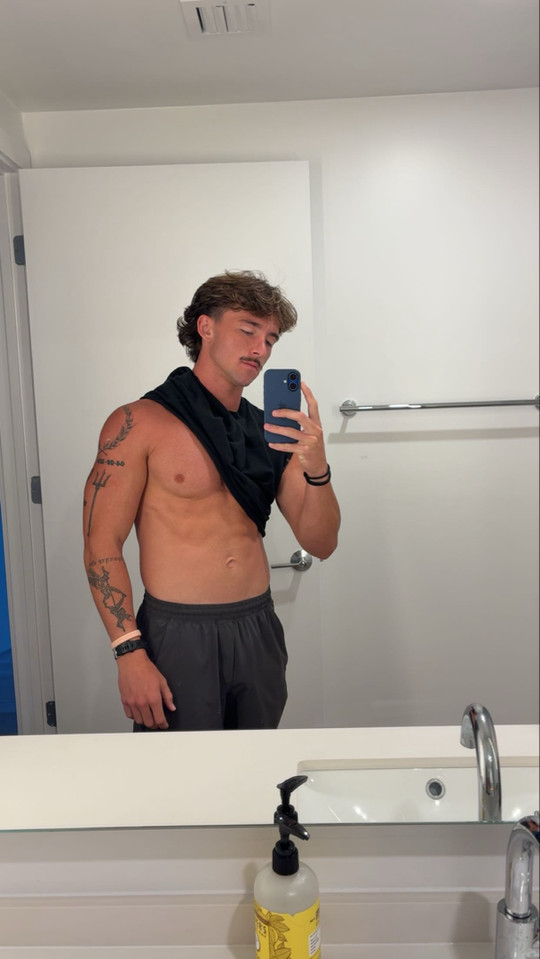 jamesiwhitee