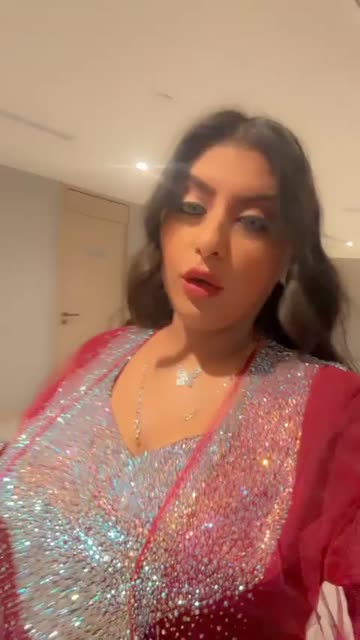 Preview for a Spotlight video that uses the shrina Lens