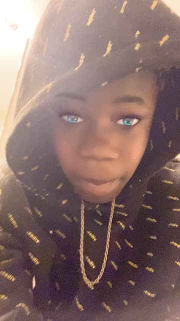 Preview for a Spotlight video that uses the All Eye Colors Lens
