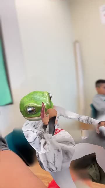 Preview for a Spotlight video that uses the Lizard Morph Lens