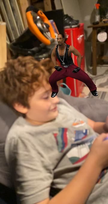 Preview for a Spotlight video that uses the Snoop Dogg Twerk Lens