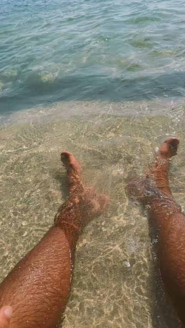 Preview for a Spotlight video that uses the beach filter Lens